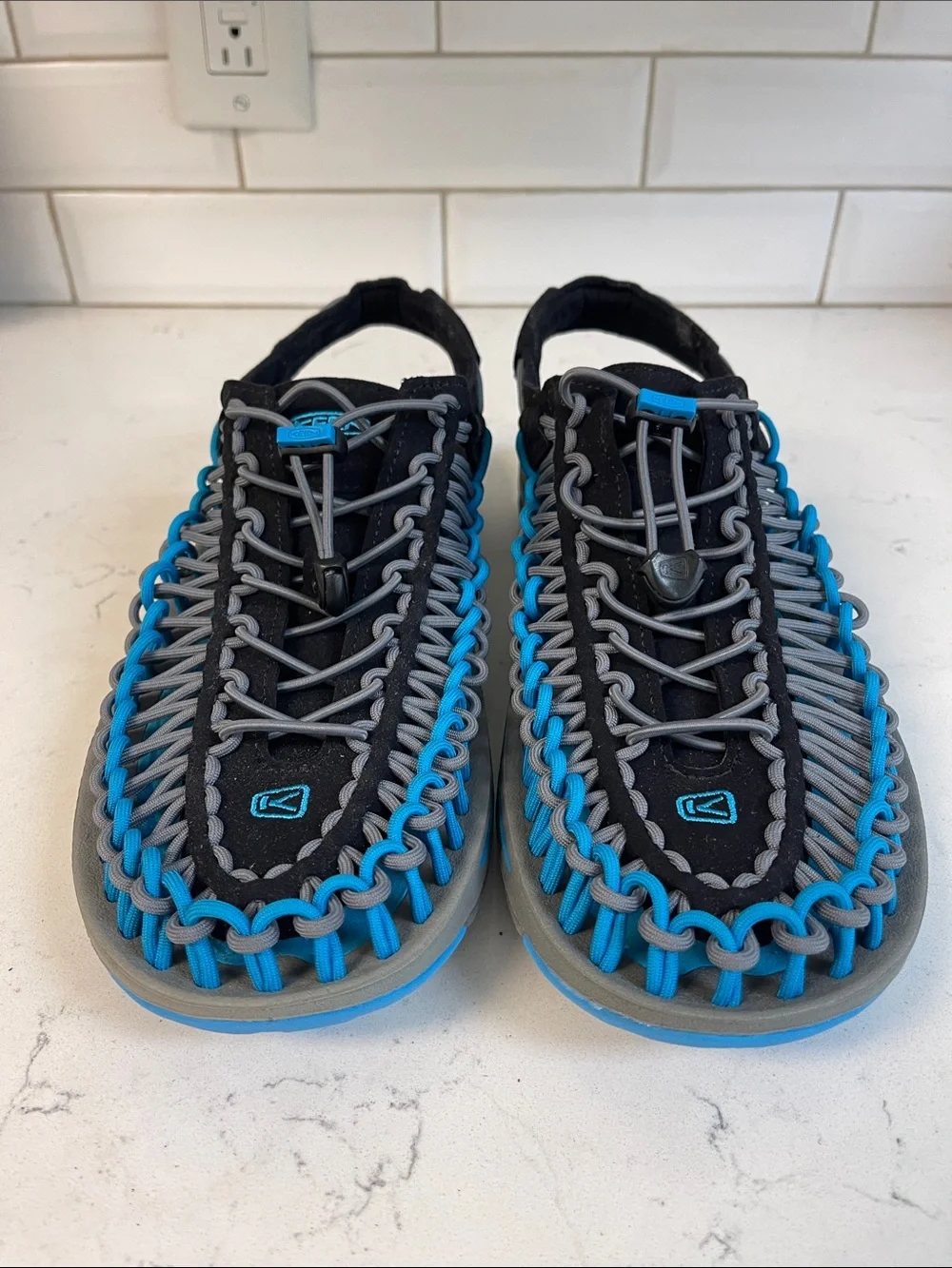 Keen UNEEK Men's Outdoor Sandal Black/Blue US Size 11.5 Worn 3-4 times